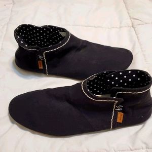 SANUK Womens Black Canvas Slip-on Shoes